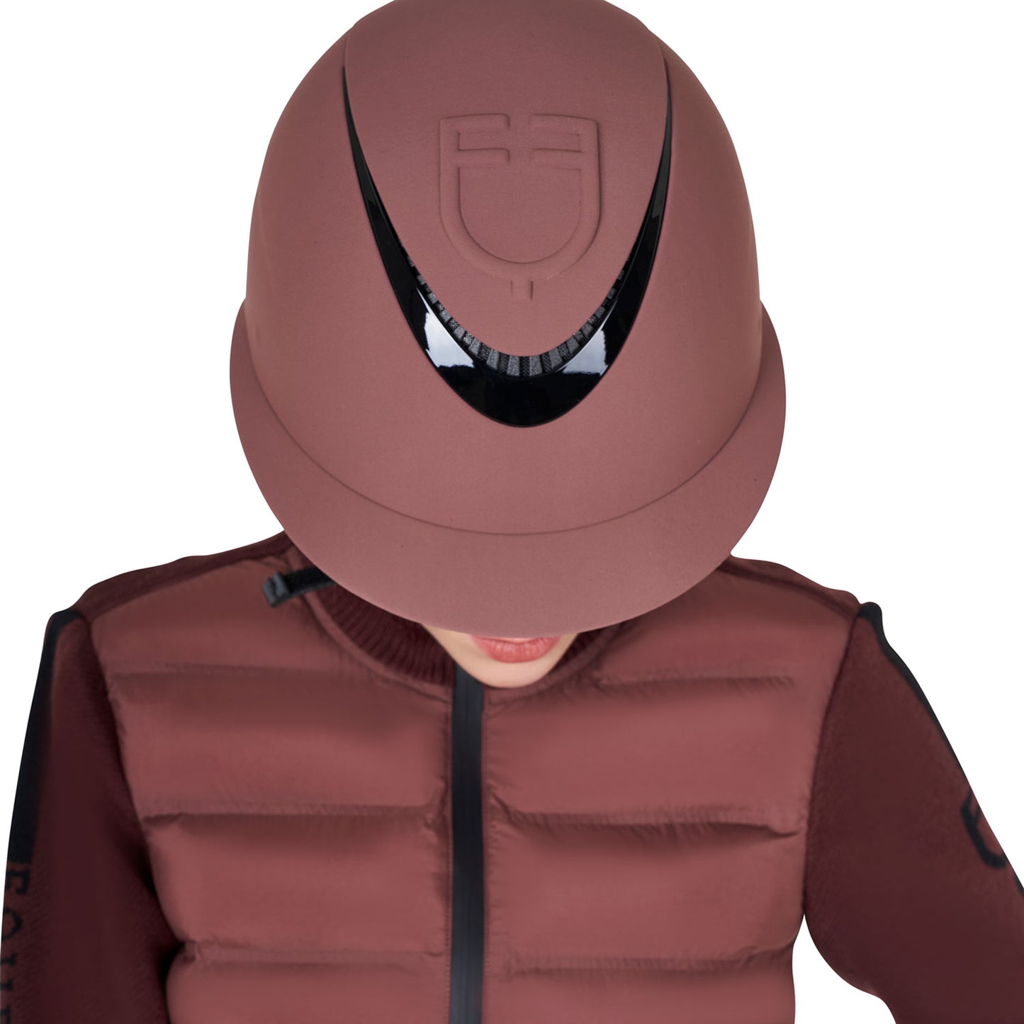 CASQUE EQUESTRO AVEC VISIÈRE LARGE ET LOGO EN RELIEF